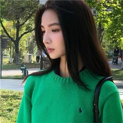 纸板屋女孩海报