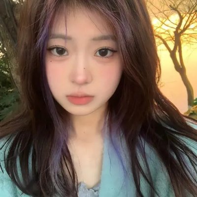 王后伞下海报
