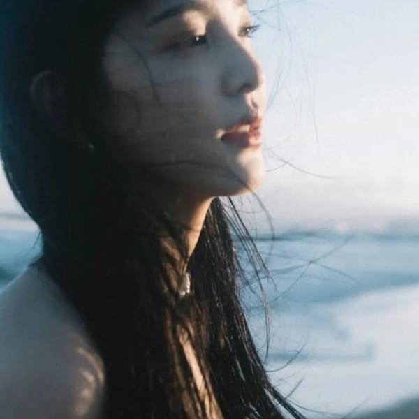 星期天的人们海报